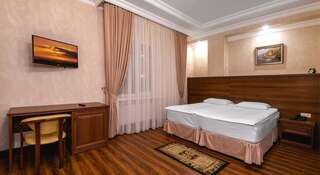 Гостиница Театр Краснодар Стандартный двухместный номер с 1 кроватью или 2 отдельными кроватями-2
