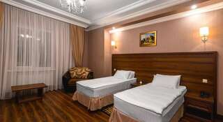 Гостиница Театр Краснодар Улучшенный двухместный номер с 1 кроватью или 2 отдельными кроватями-2